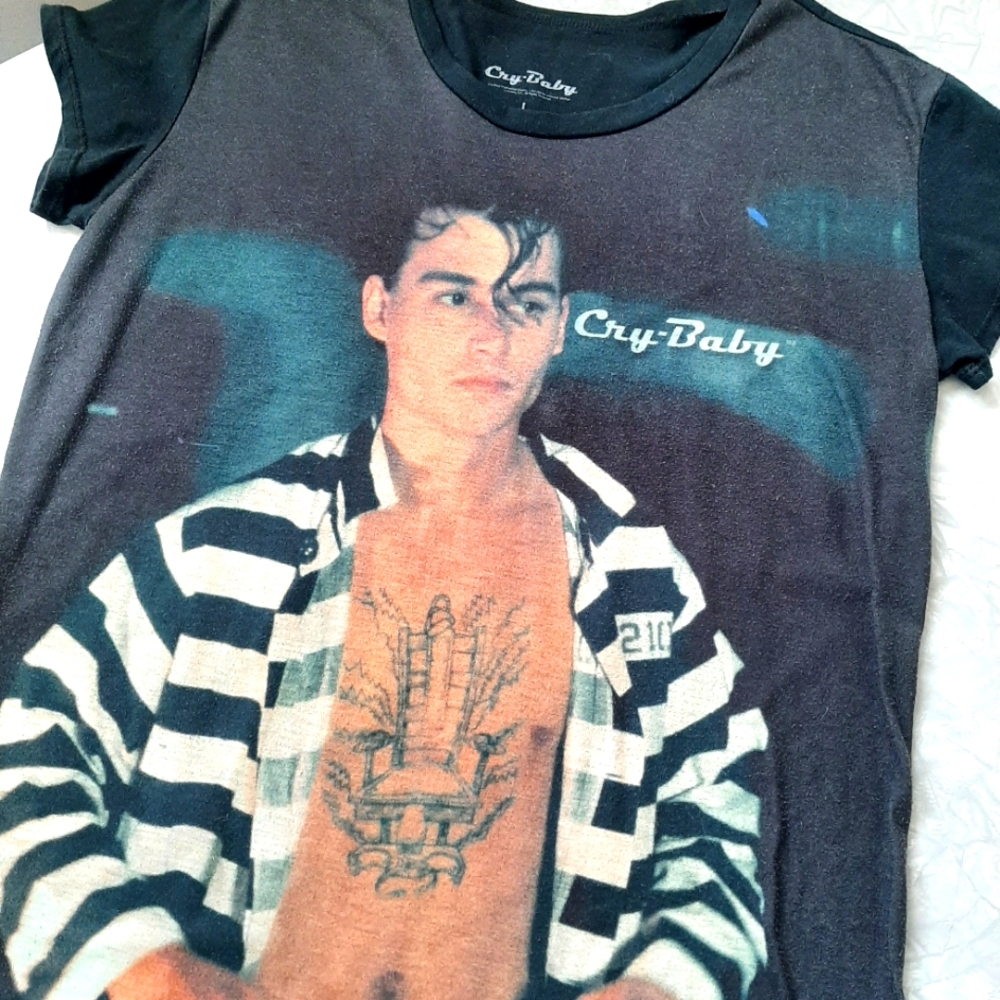 5/$25 Cry Baby t-shirt vintage 90s